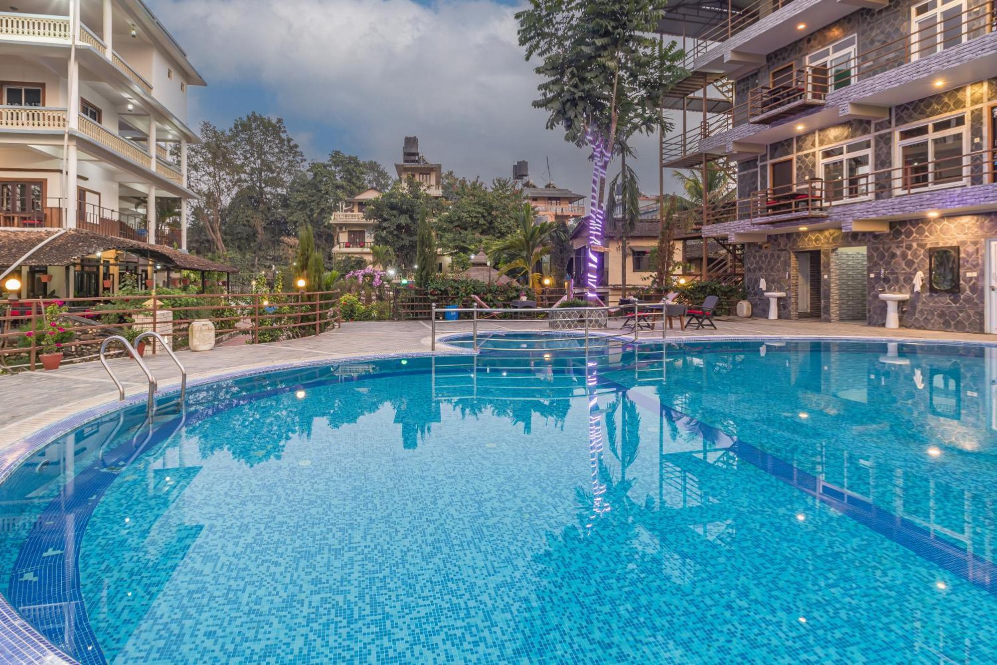 Hotel Riverside With Swimming Pool Саураха Экстерьер фото